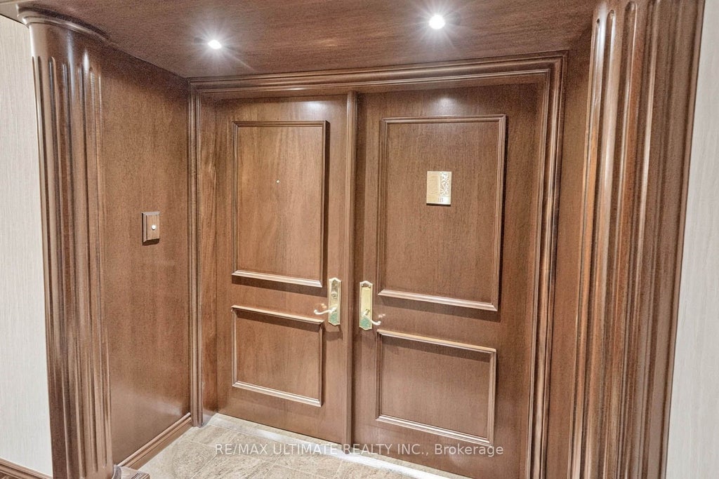 Photo of 215 The Donway W N/A #218, Toronto, ON M3B 3P5 (MLS # C13766424)