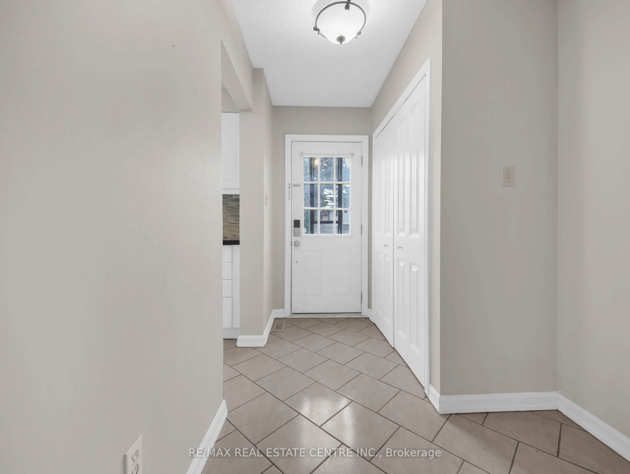2779 Gananoque Drive 88