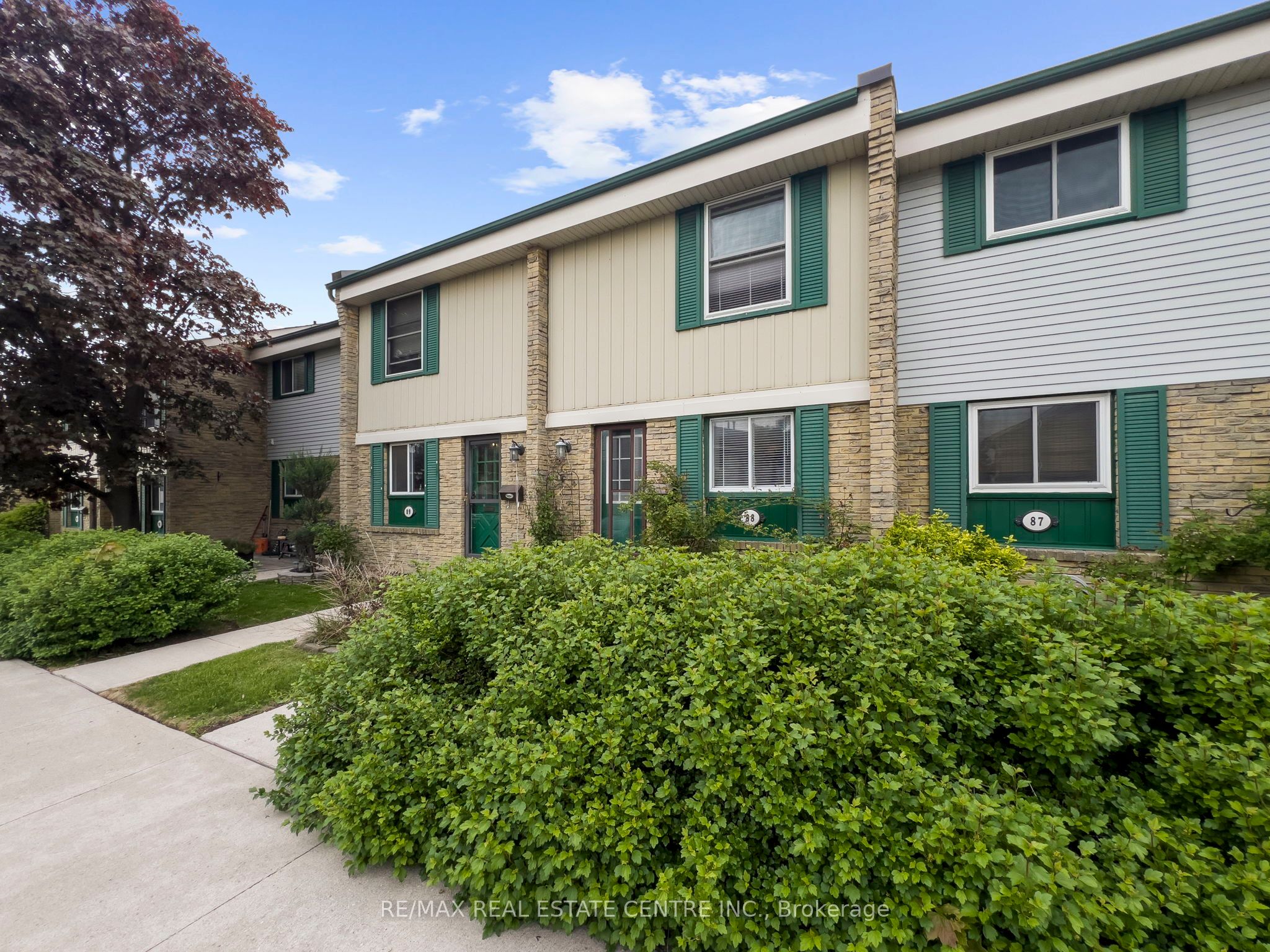 2779 Gananoque Drive 88