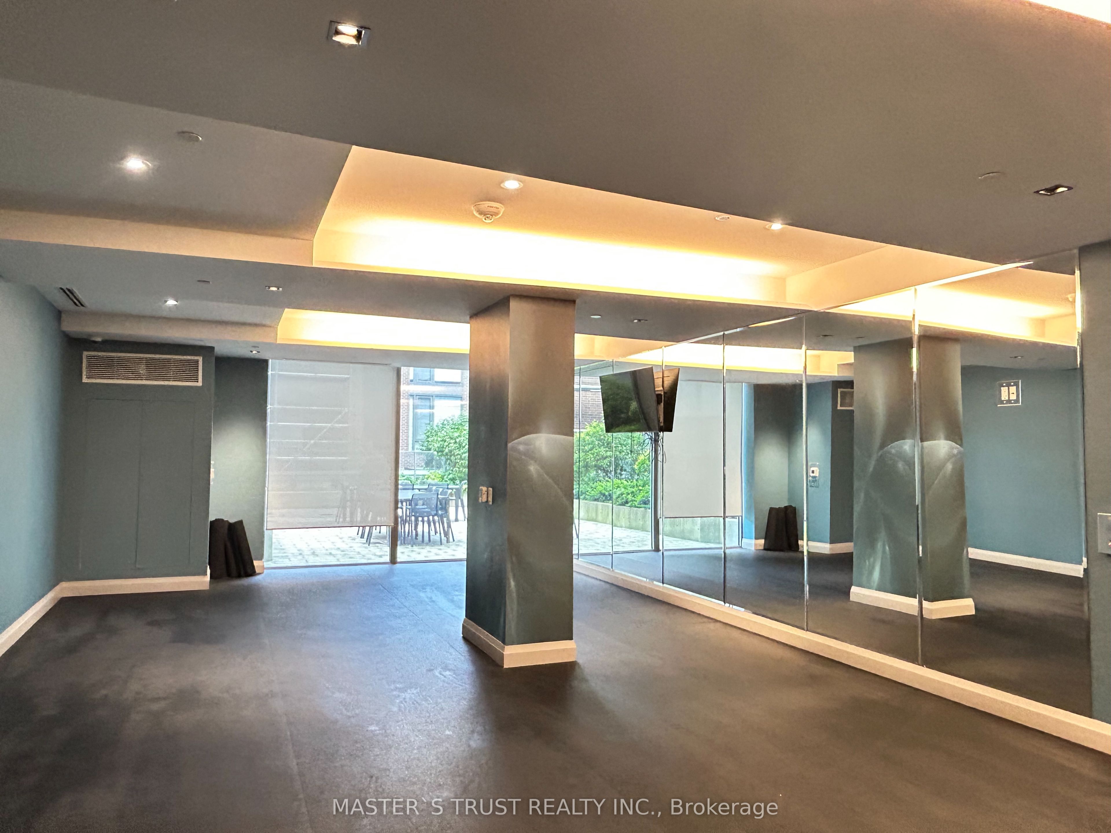 50 Welleysley Street E 2805