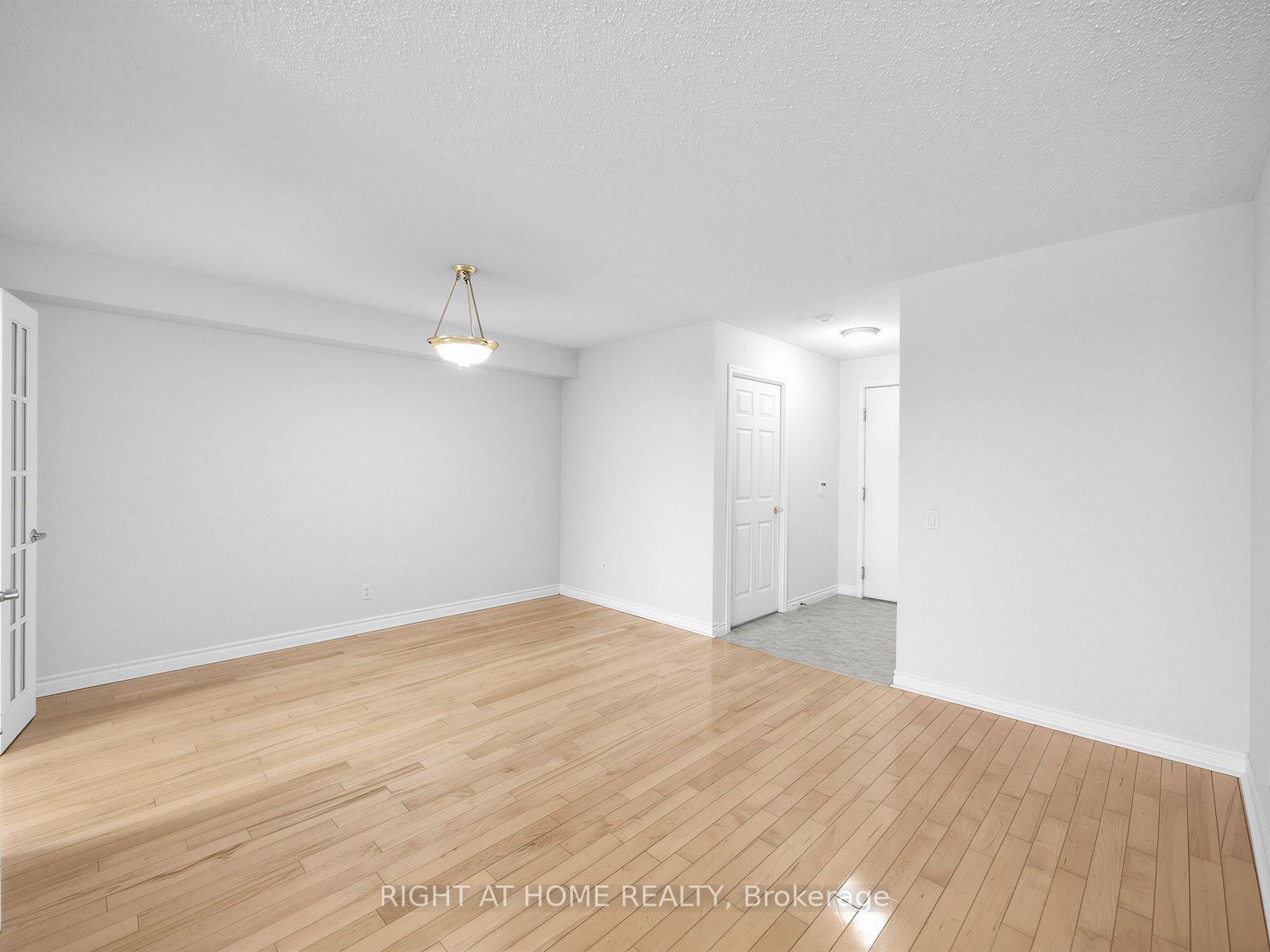 35 Kingsbridge Garden Circle 505