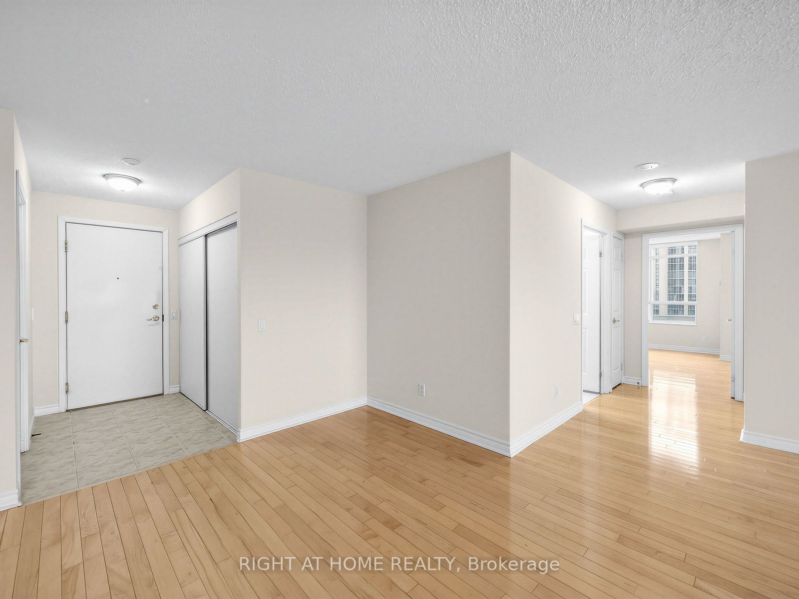 35 Kingsbridge Garden Circle 505