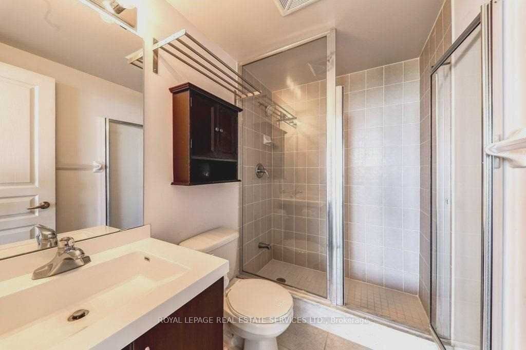 Toronto W06, ON M8V 0B2, Canada, 3 Bedrooms Bedrooms, ,2 BathroomsBathrooms,Residential,Active,10028