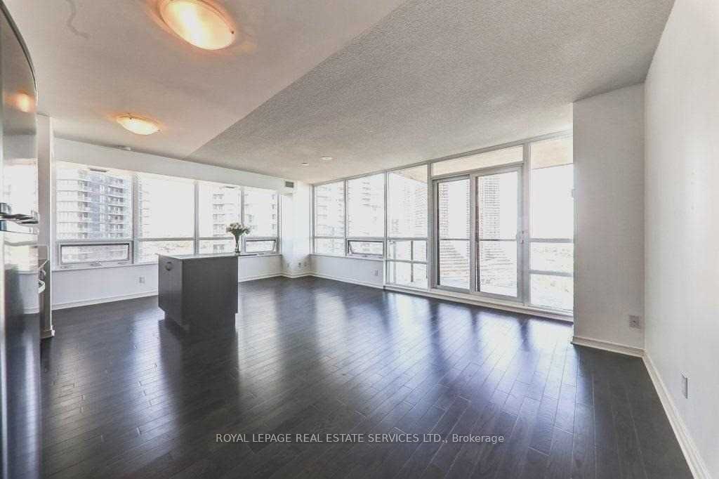 Toronto W06, ON M8V 0B2, Canada, 3 Bedrooms Bedrooms, ,2 BathroomsBathrooms,Residential,Active,10028