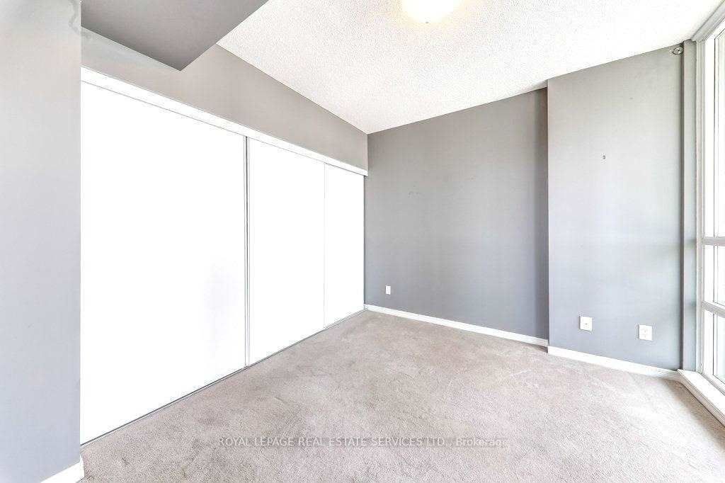 Toronto W06, ON M8V 0B2, Canada, 3 Bedrooms Bedrooms, ,2 BathroomsBathrooms,Residential,Active,10028