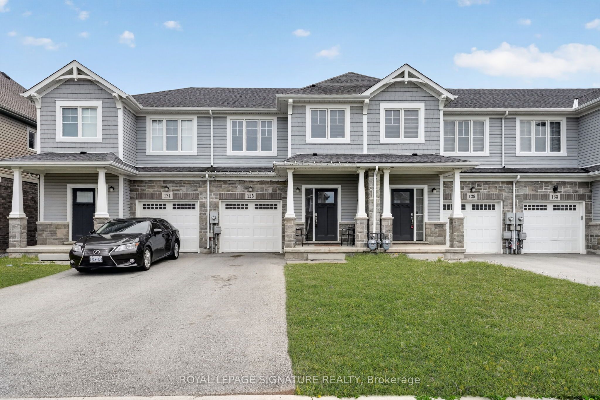 Photo 1 of 41 — 125 Sunflower Place, Welland, ON L3C 0H9