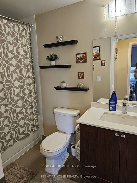 7900 Bathurst Street 714