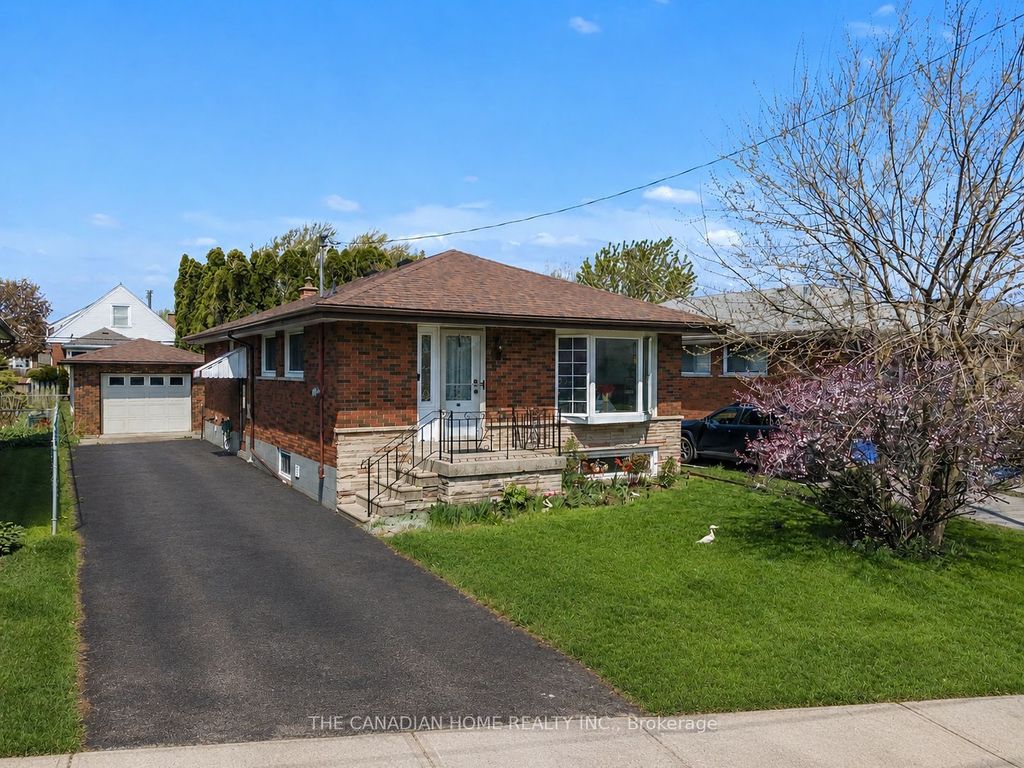 Photo of 196 TUXEDO AVE Avenue, Hamilton, ON L8K 2S4 (MLS # X13141126)