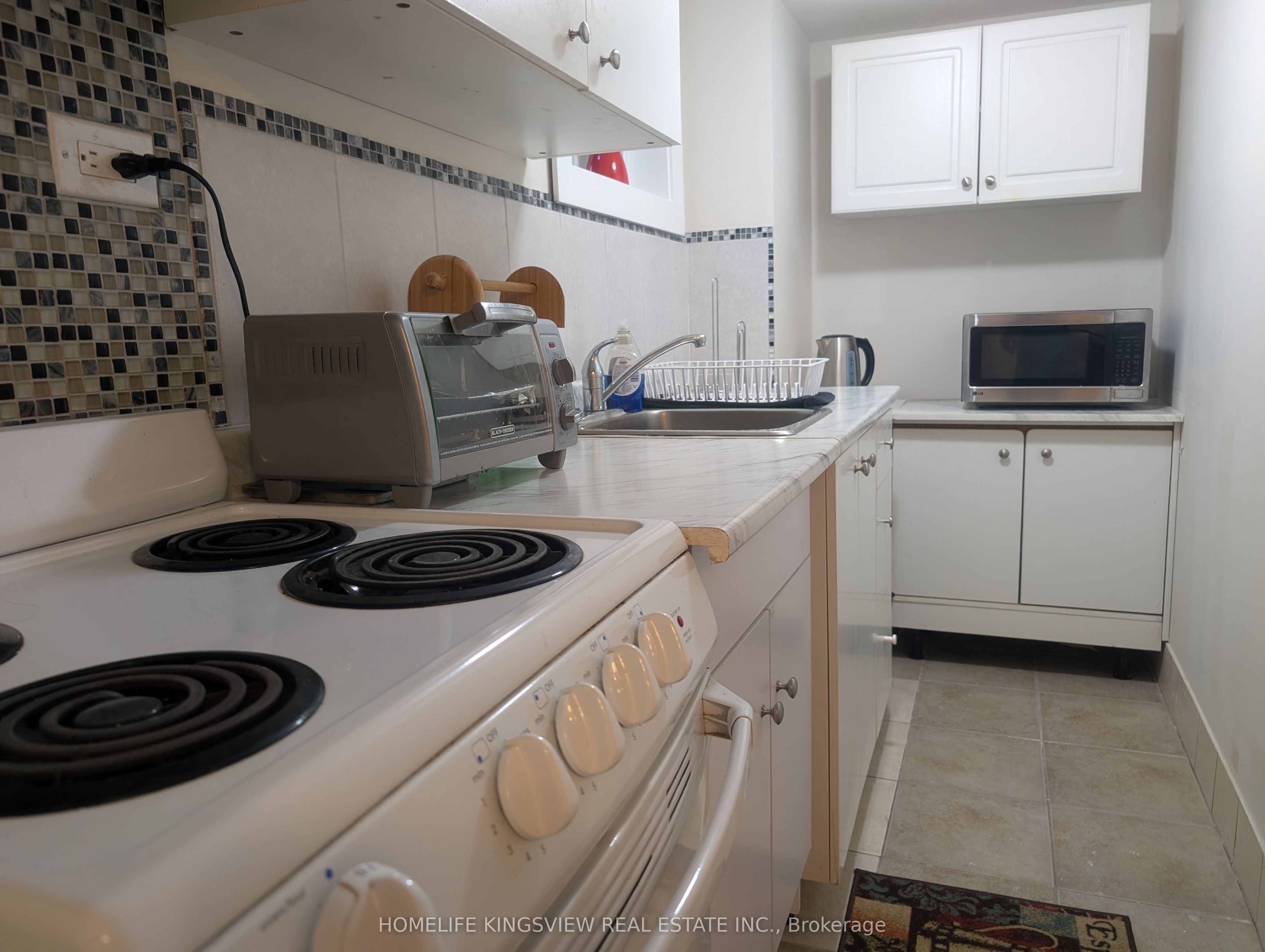 3622 Birchmeadow Crescent Lower level