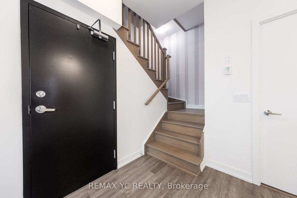Photo of 871 Sheppard Avenue W #44, Toronto, ON M3H 0E8 (MLS # C12830388)