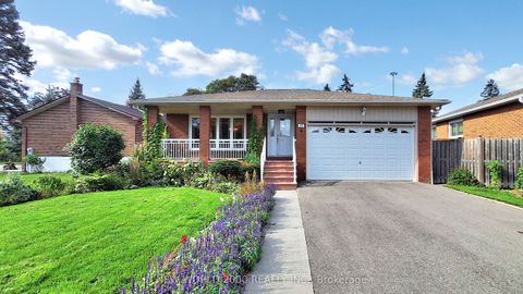 Photo of 17 Squirewood Road, Toronto, ON M2J 4T2 (MLS # C12461814)