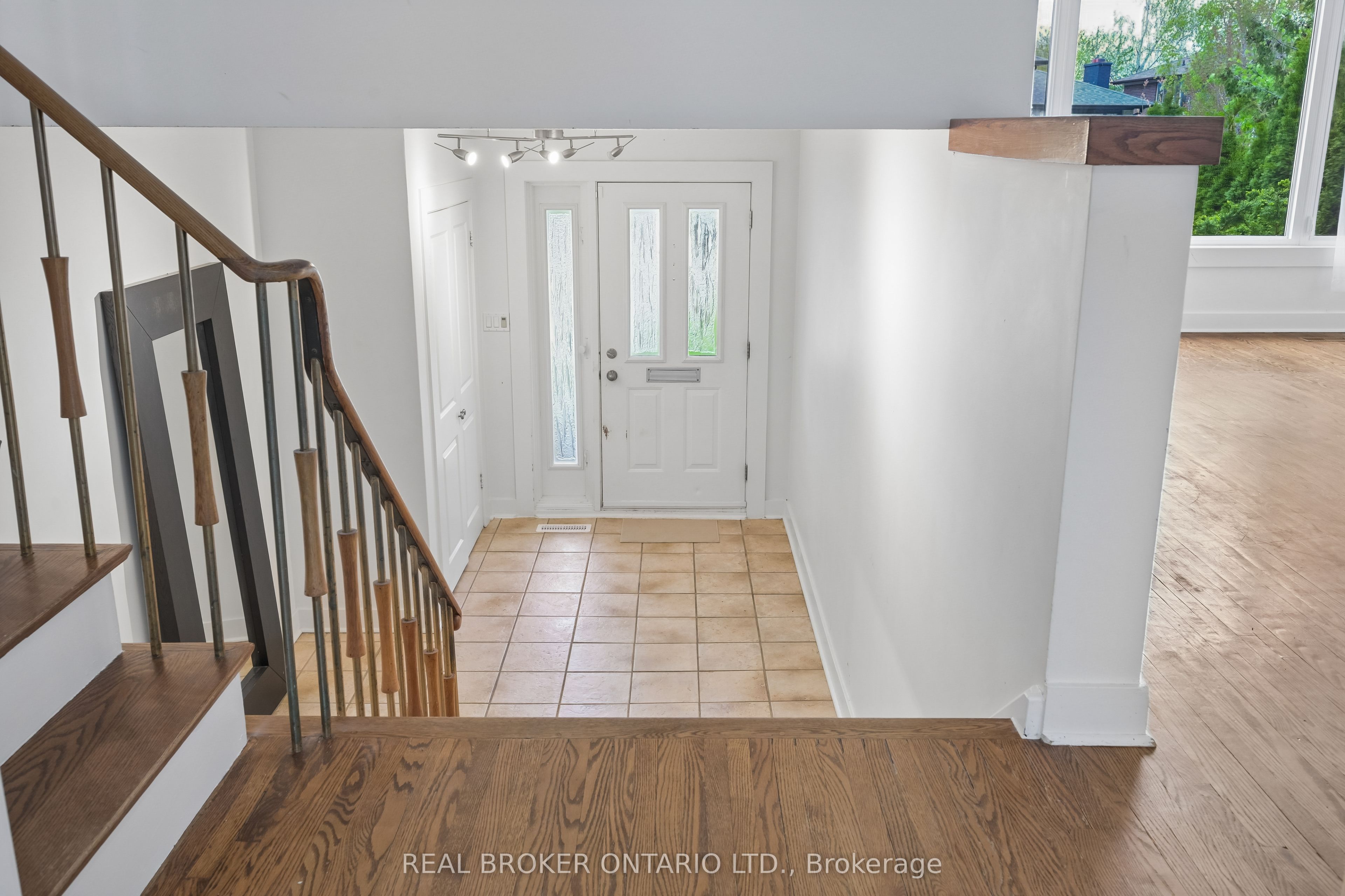77 Norgrove Crescent