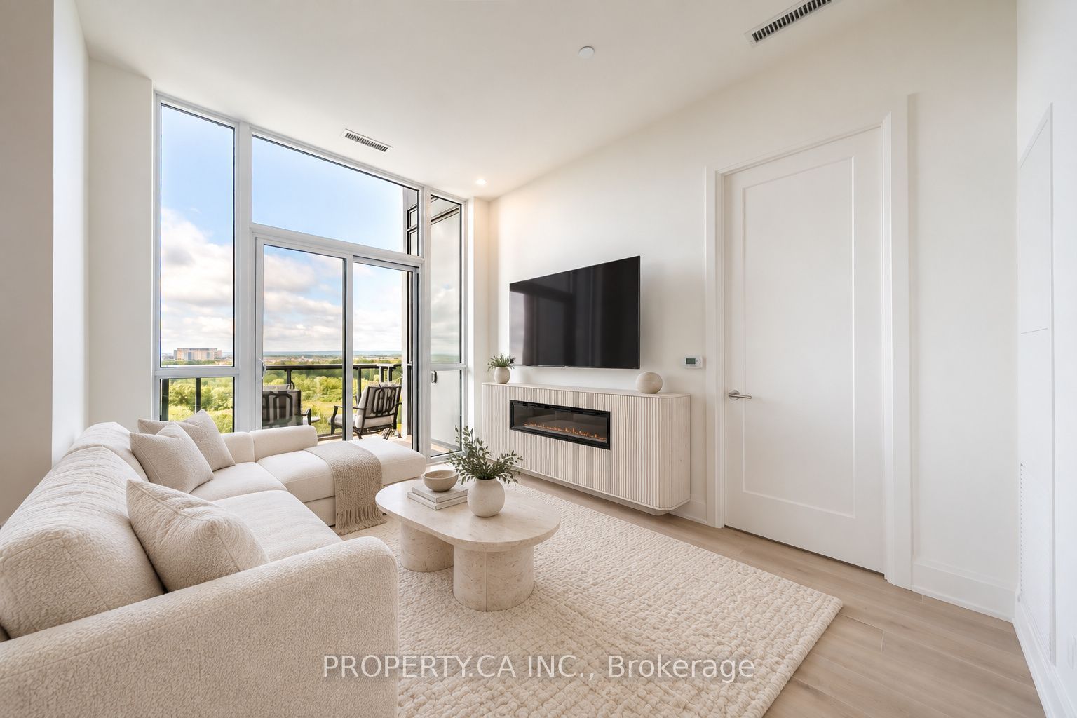 509 Dundas Street W 801