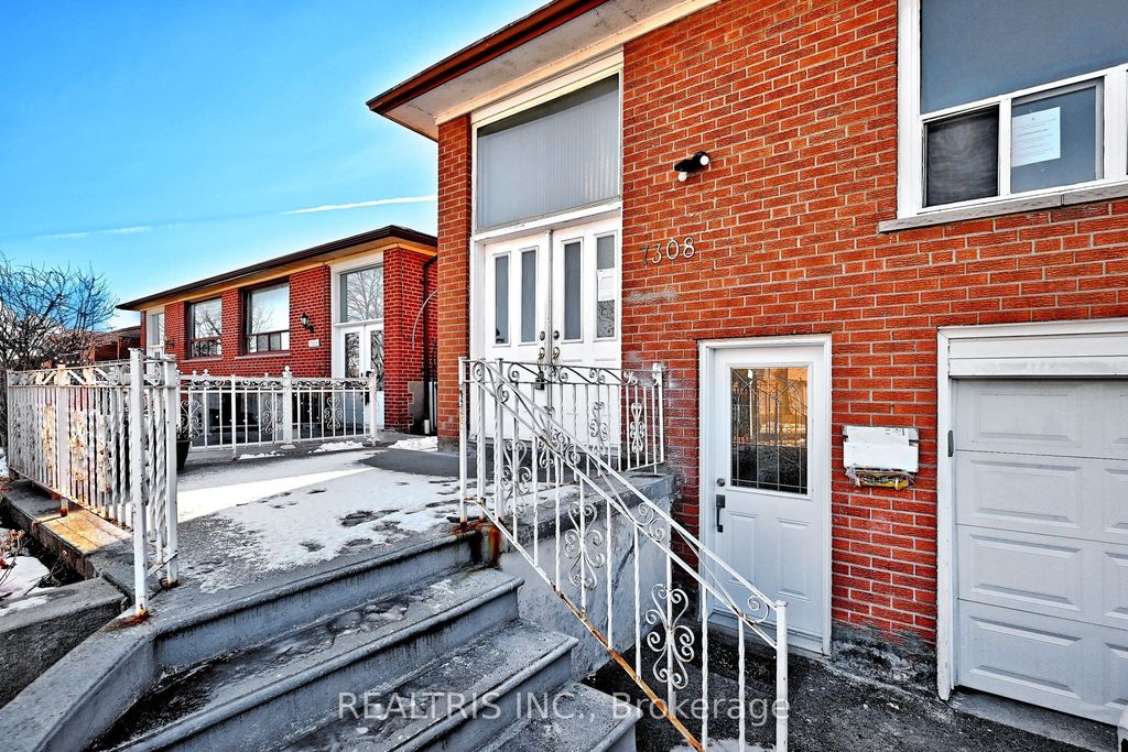 Photo of 7308 Cambrett Drive, Mississauga, ON L4T 2R5 (MLS # W12653298)