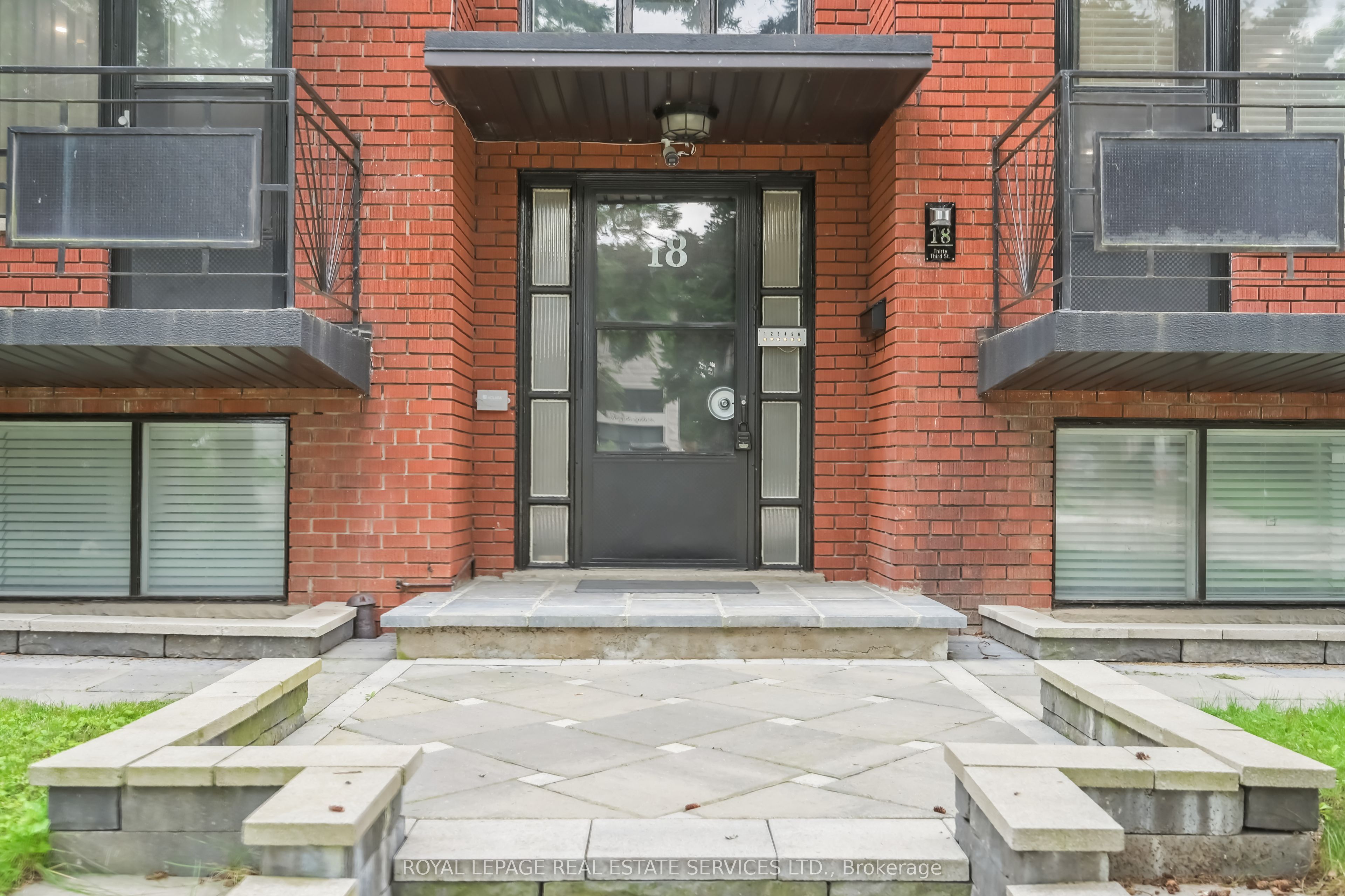 18 Thirty Third Street 1