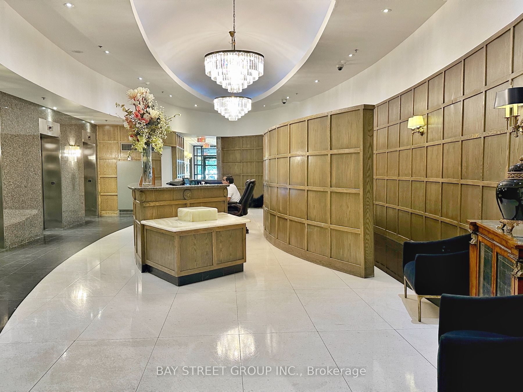 102 Bloor Street W 1001