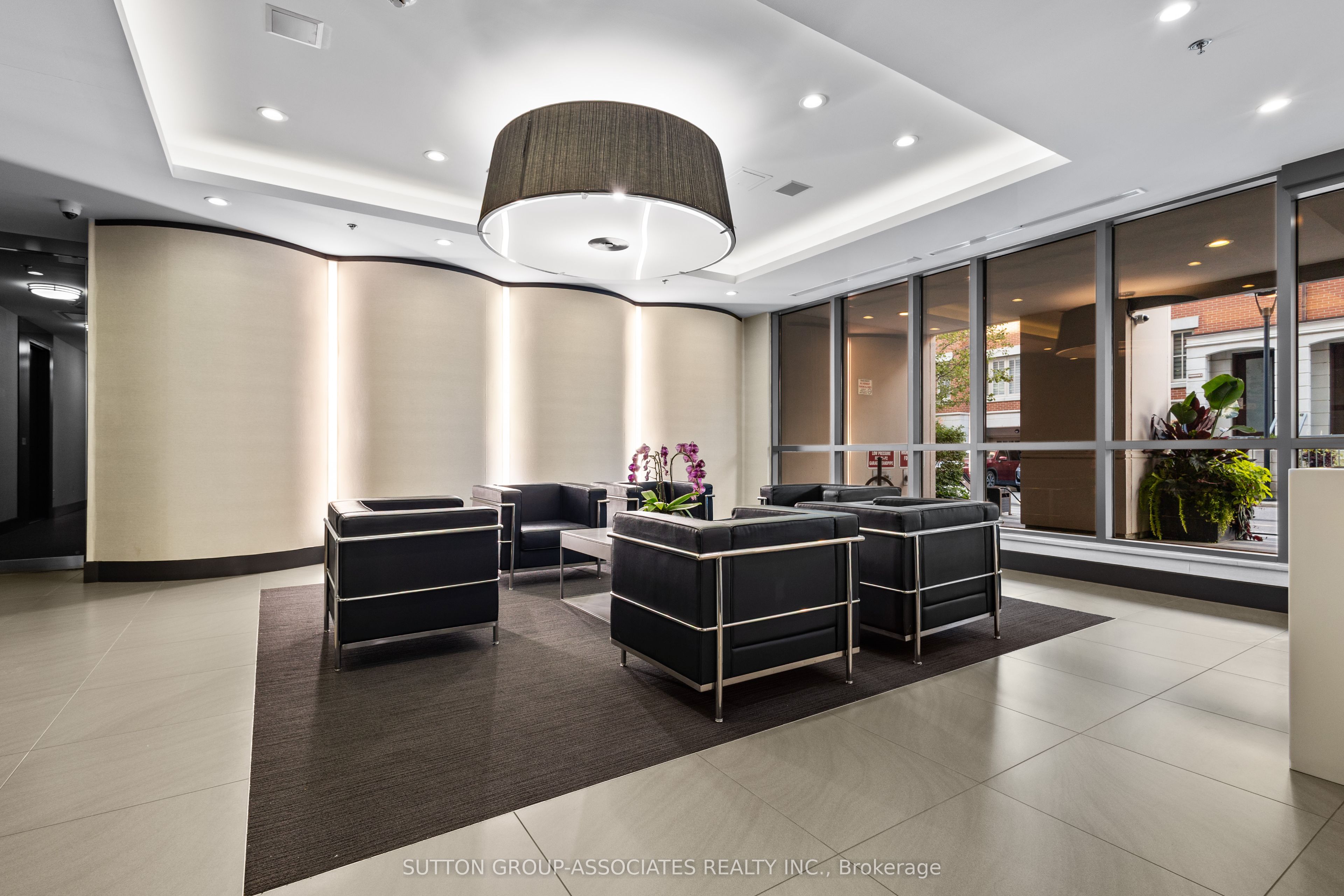 377 Madison Avenue 502