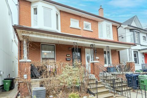 132 Bellwoods Avenue Toronto ON M6J 2P4