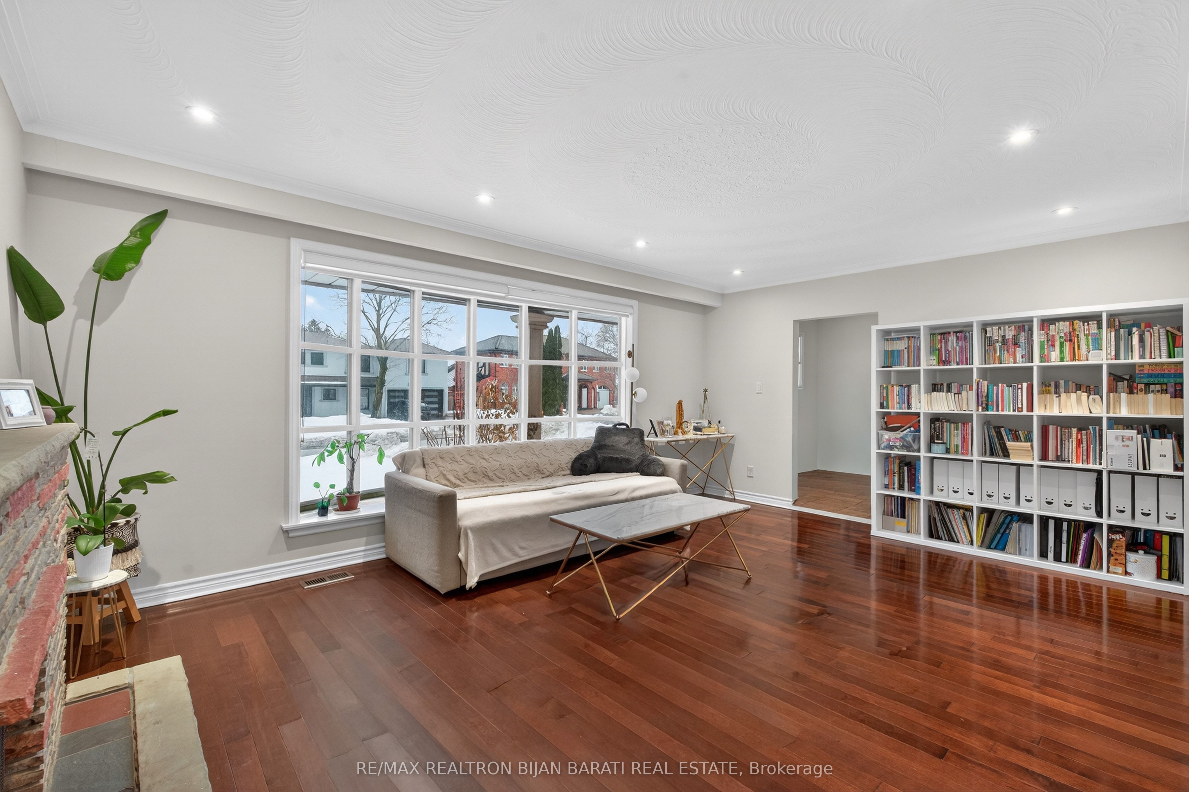 215 Grandview Avenue