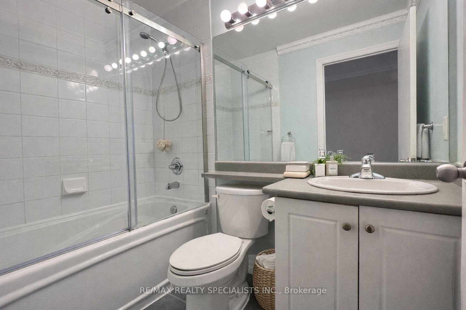 1359 Rathburn Road E 1611