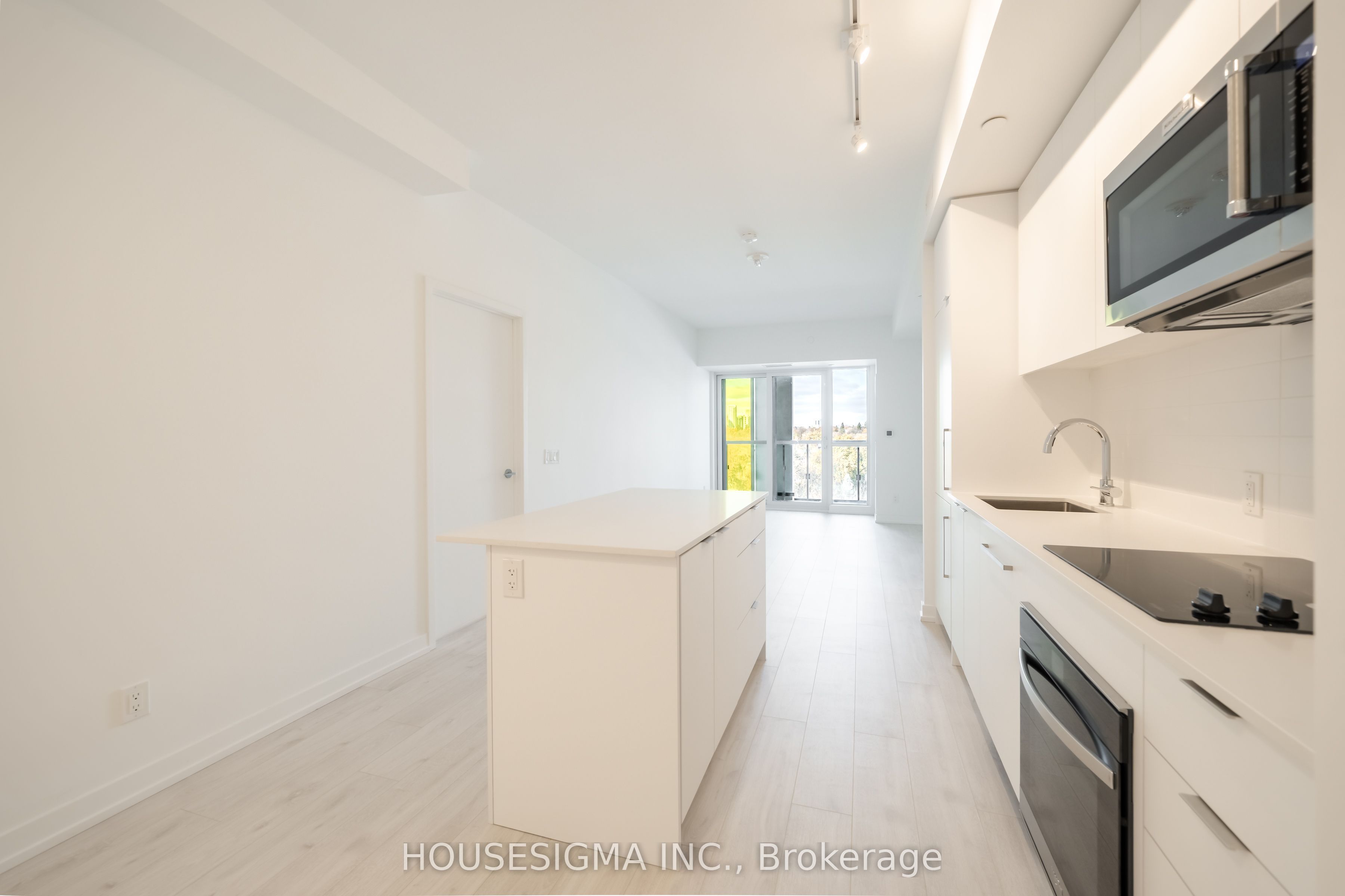 181 Sheppard Avenue E 703