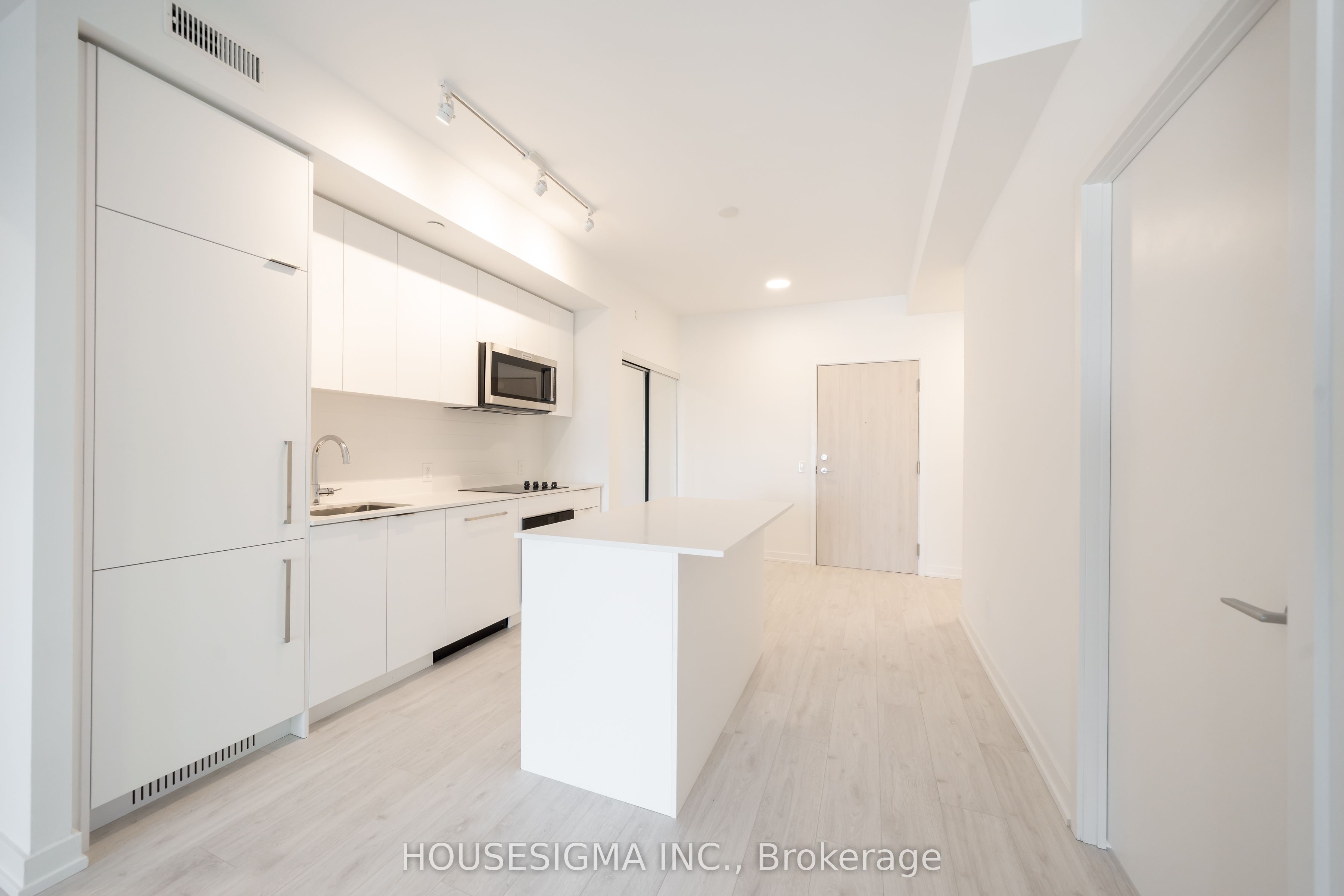 181 Sheppard Avenue E 703