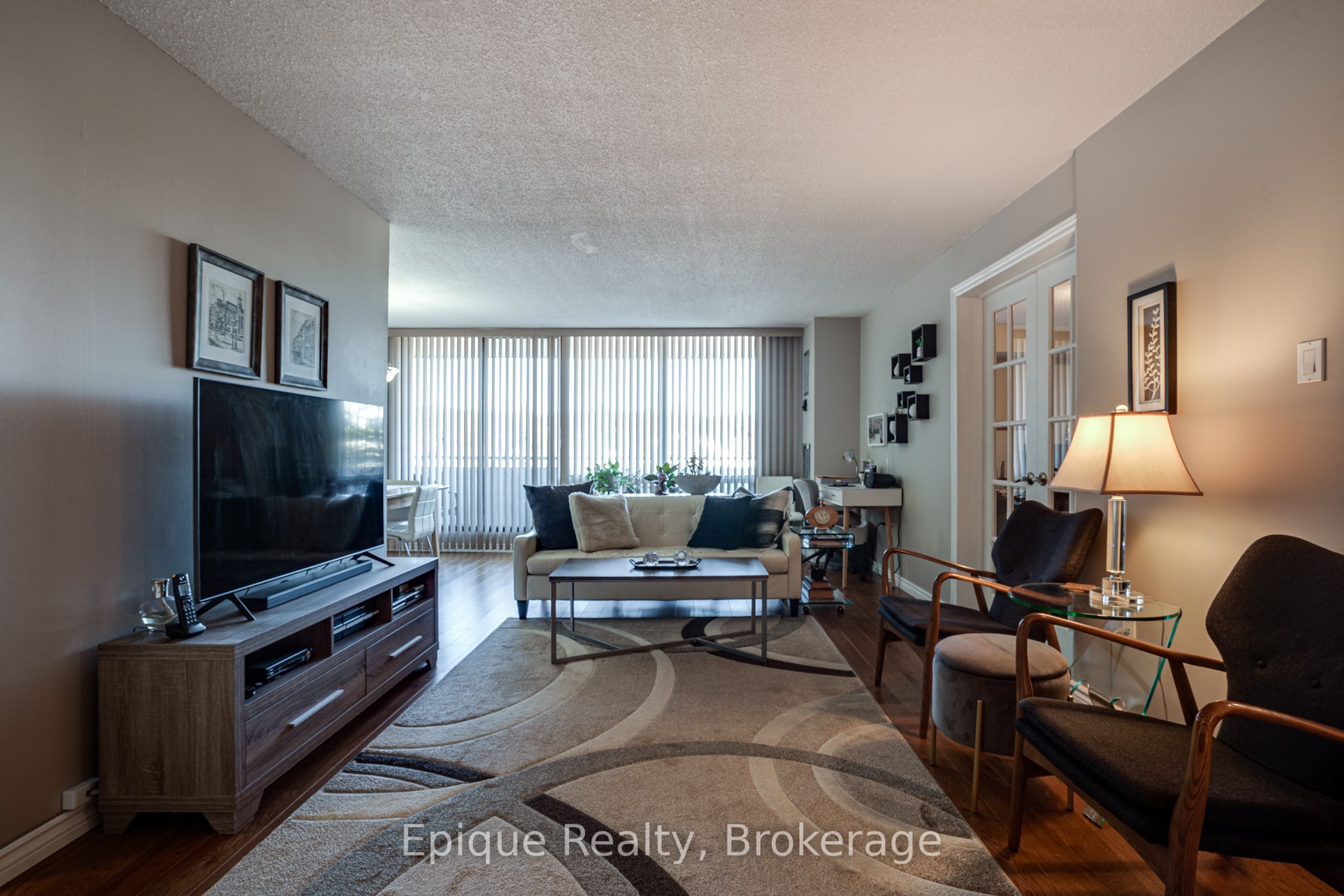 2055 UPPER MIDDLE Road 409