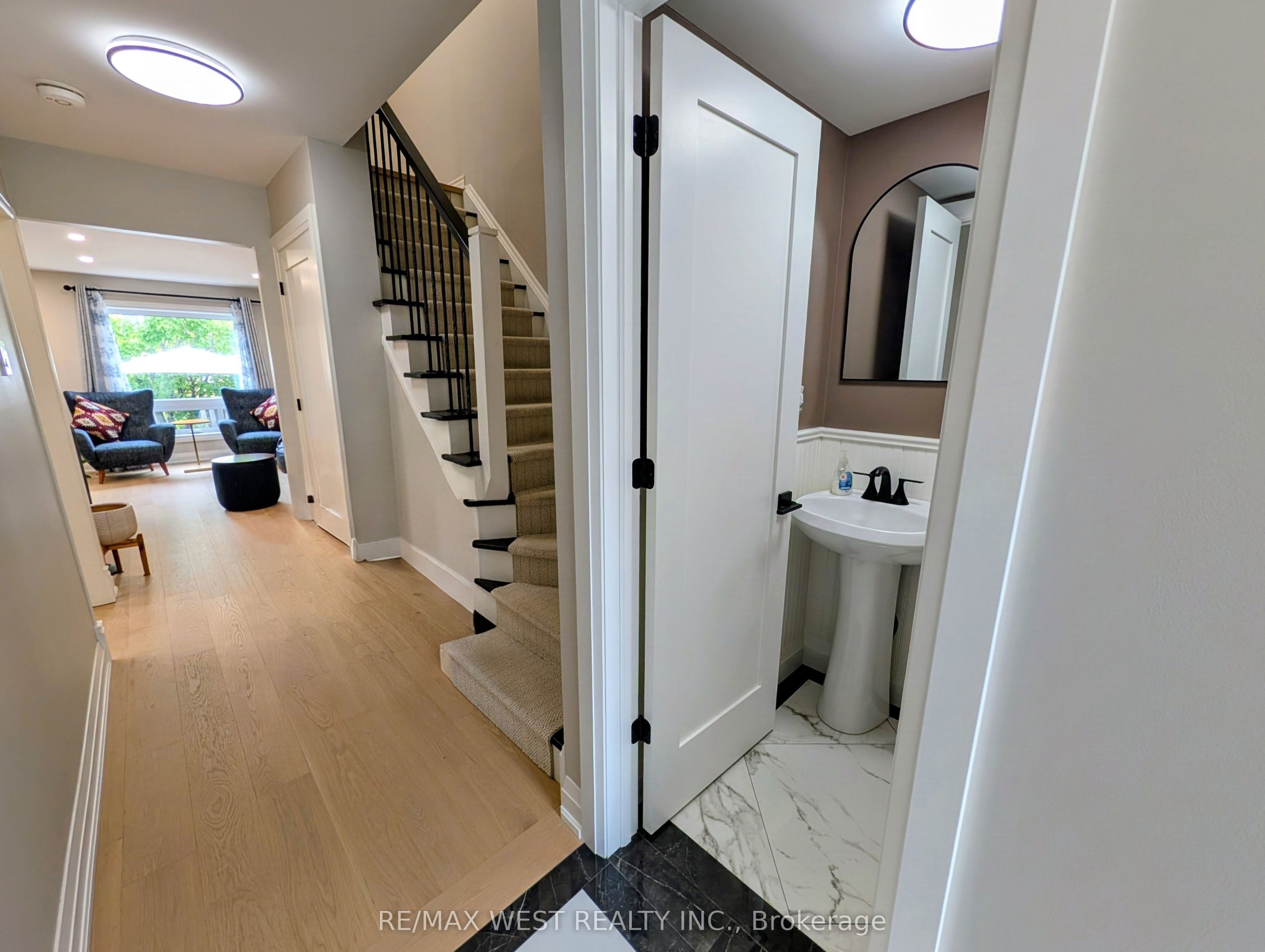 2213 Ridge Landing