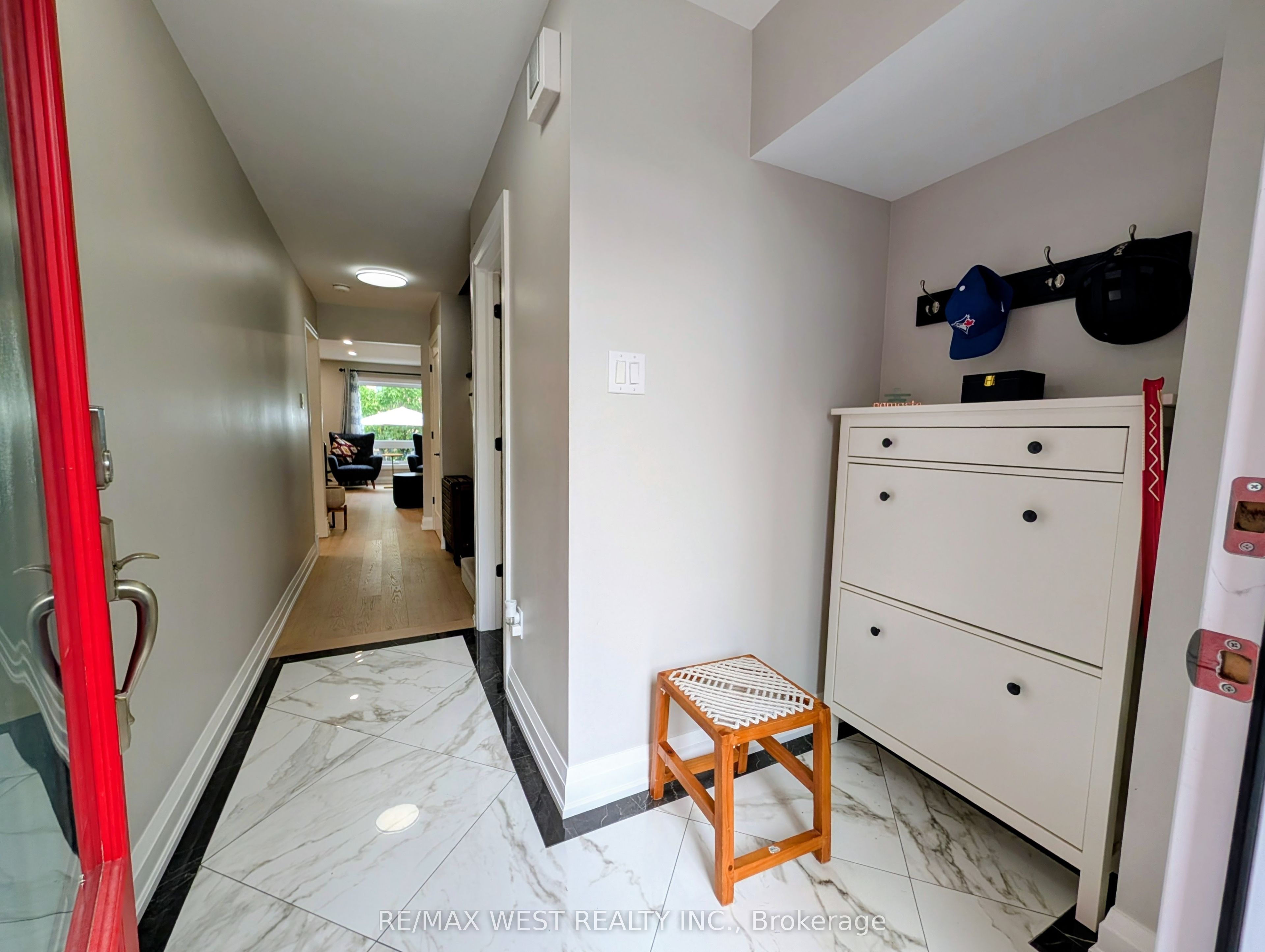 2213 Ridge Landing