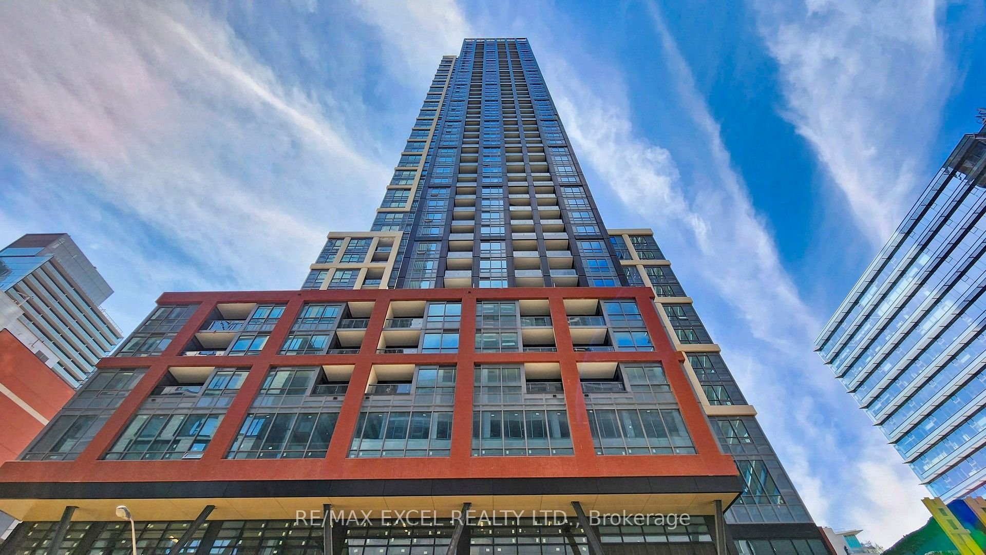 108 Peter Street 2708