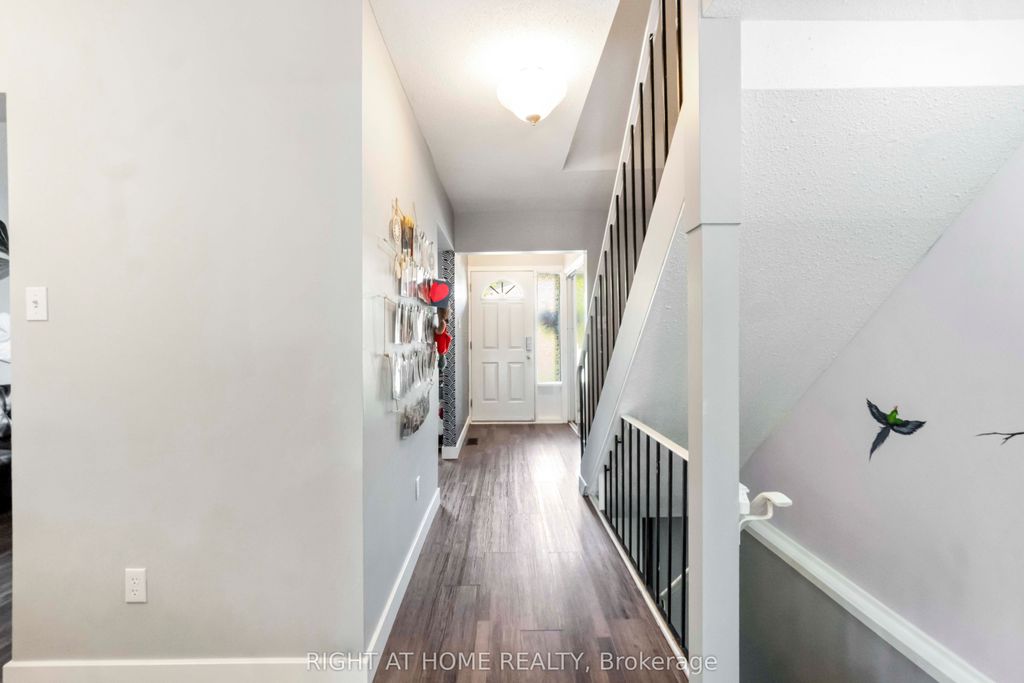 Photo of 21 Midland Crescent #3, South of Baseline to Knoxdale, ON K2H 8P6 (MLS # X12442608)