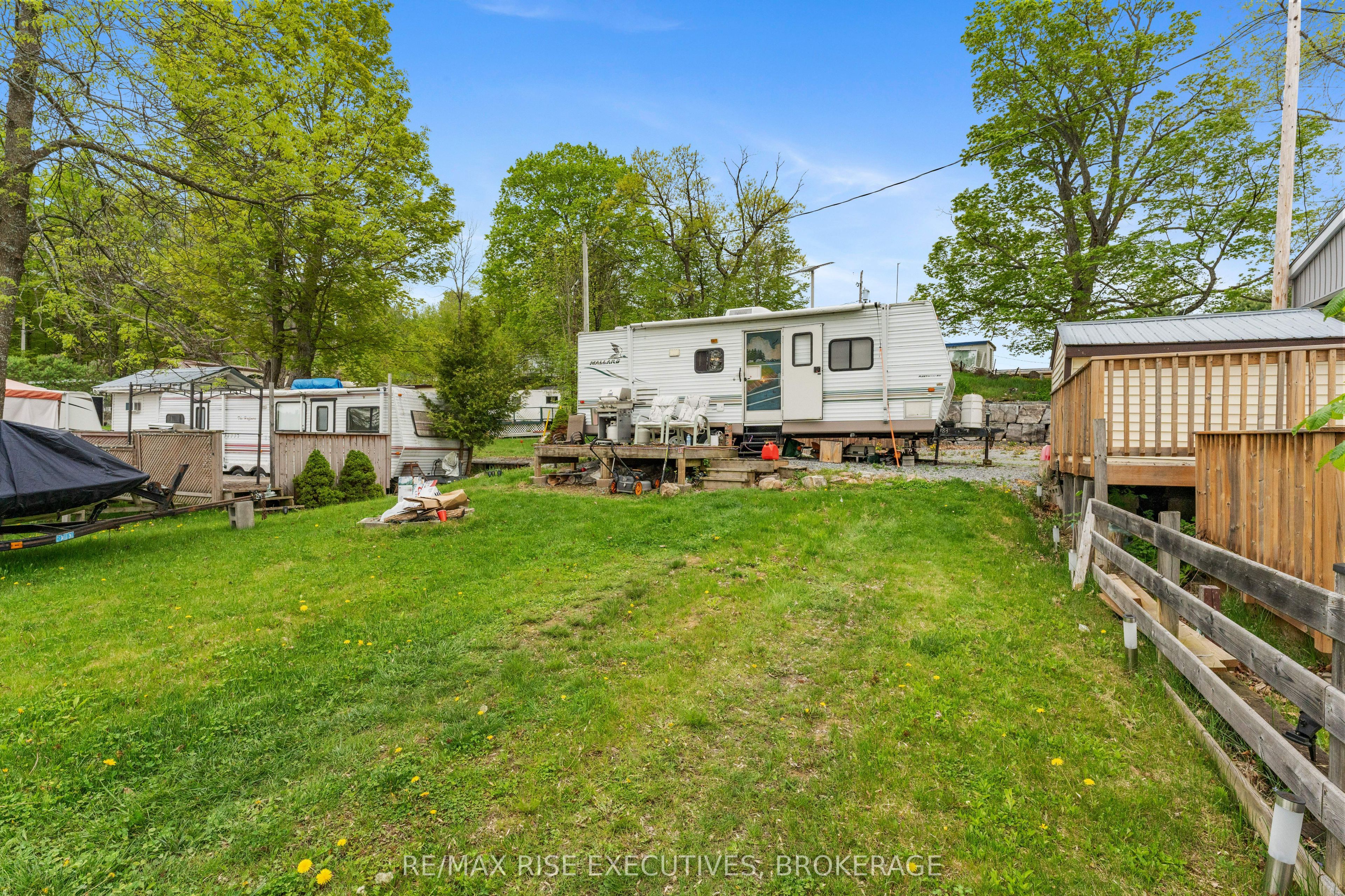 Photo 1 of 24 — 9 Glenford Lane 13, Frontenac, ON K0H 1T0