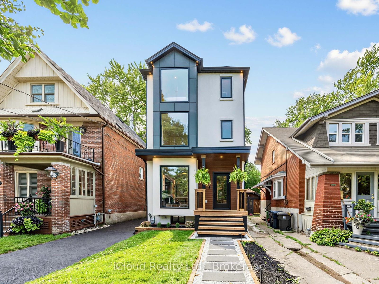 96 Woodycrest Avenue