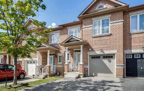 8 Townwood Drive 30 Richmond Hill ON L4E 4Y3