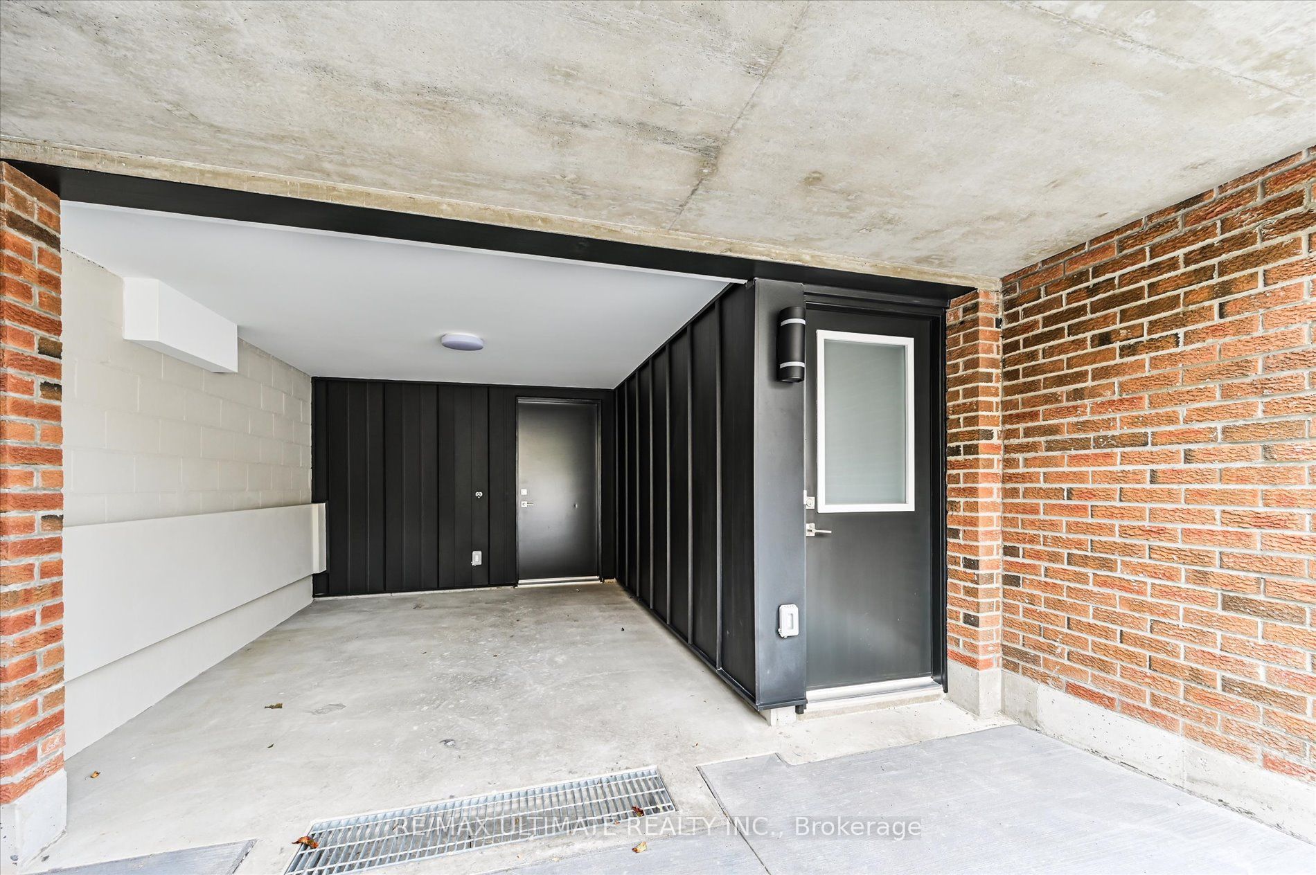 1205 College Street Apt 1