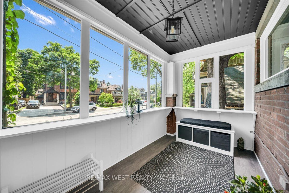 206 Howard Park Avenue