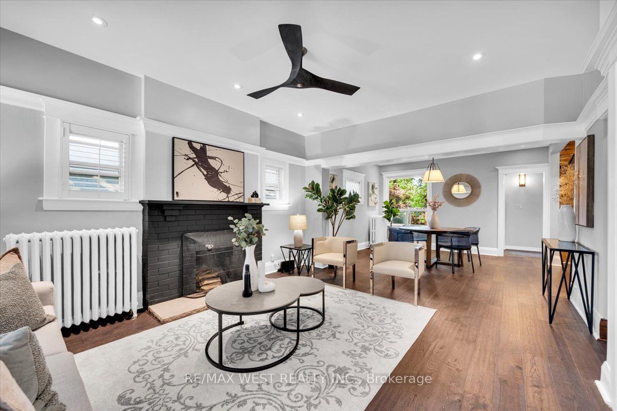 206 Howard Park Avenue