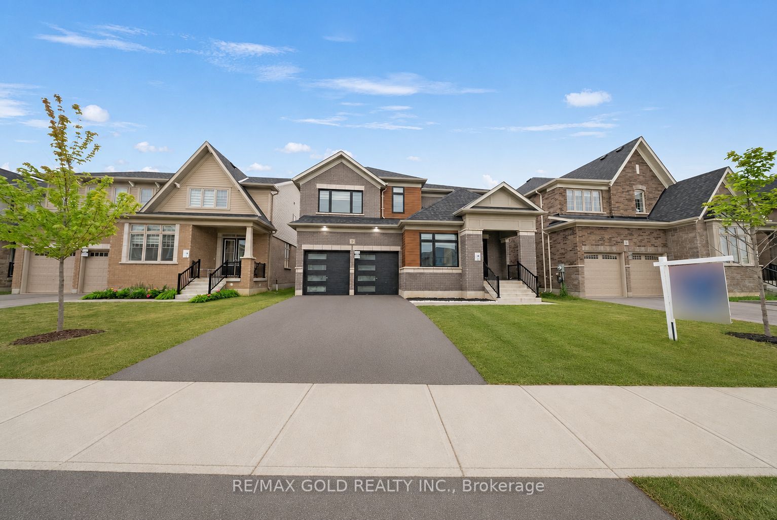 9 Sandhill Crescent