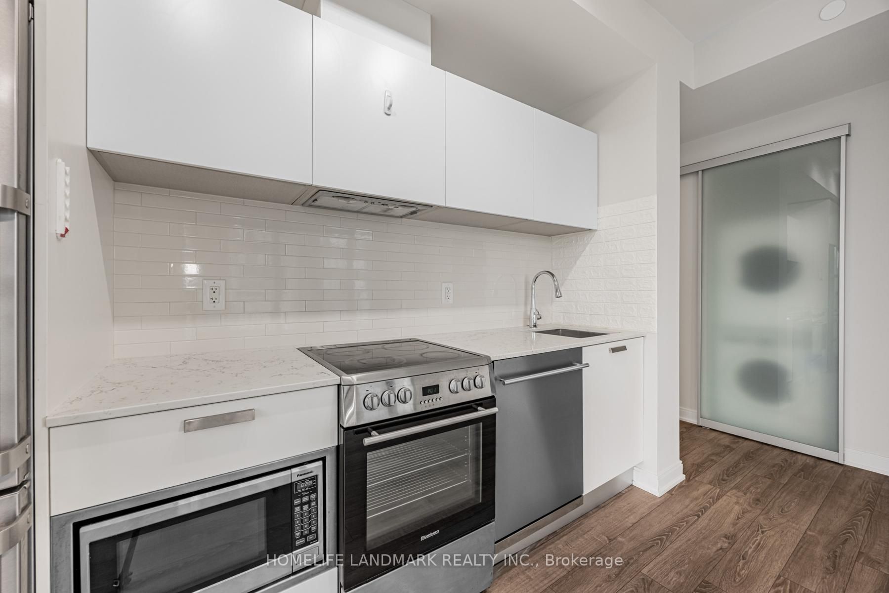 50 Charles Street E 2305