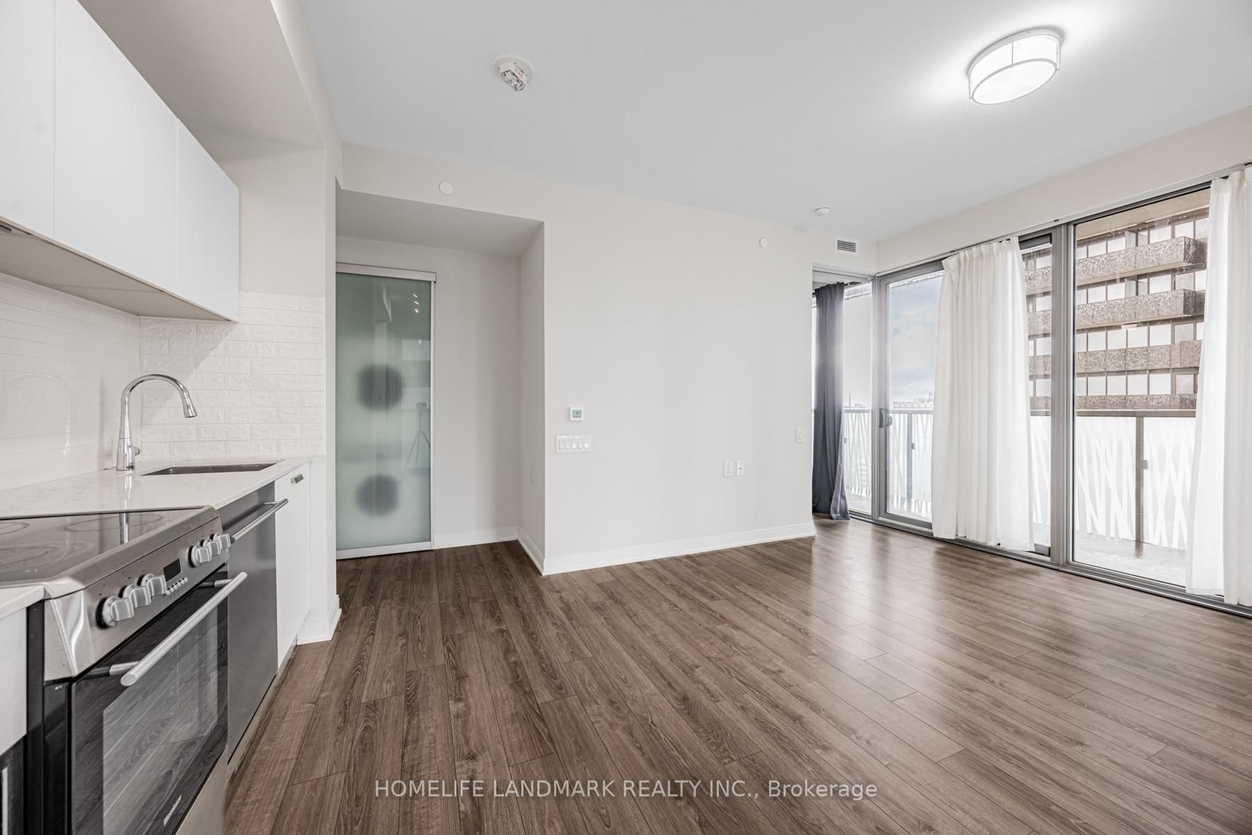 50 Charles Street E 2305