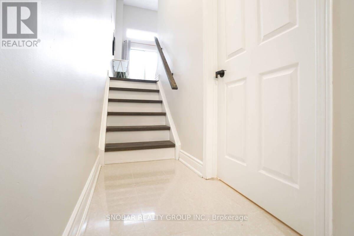 6060 Snowy Owl Crescent 20