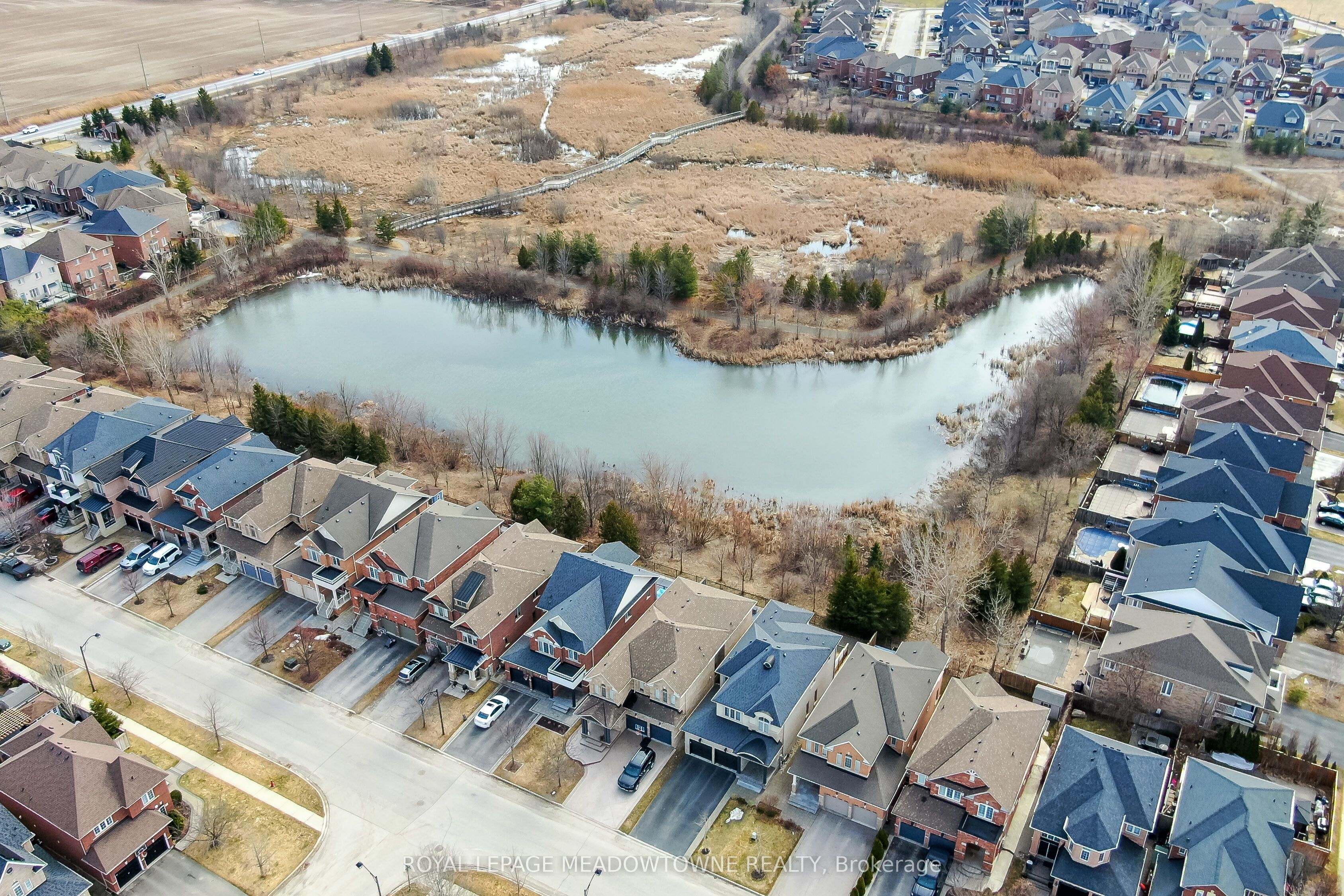 10 Silver Pond Drive