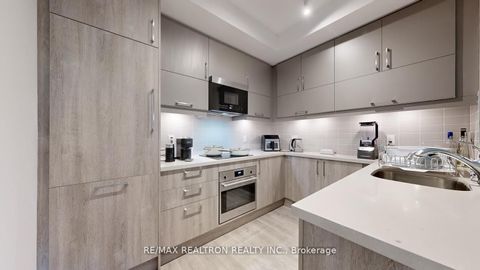 38 Simcoe Promenade Circle 319C Markham ON L6G 0H7