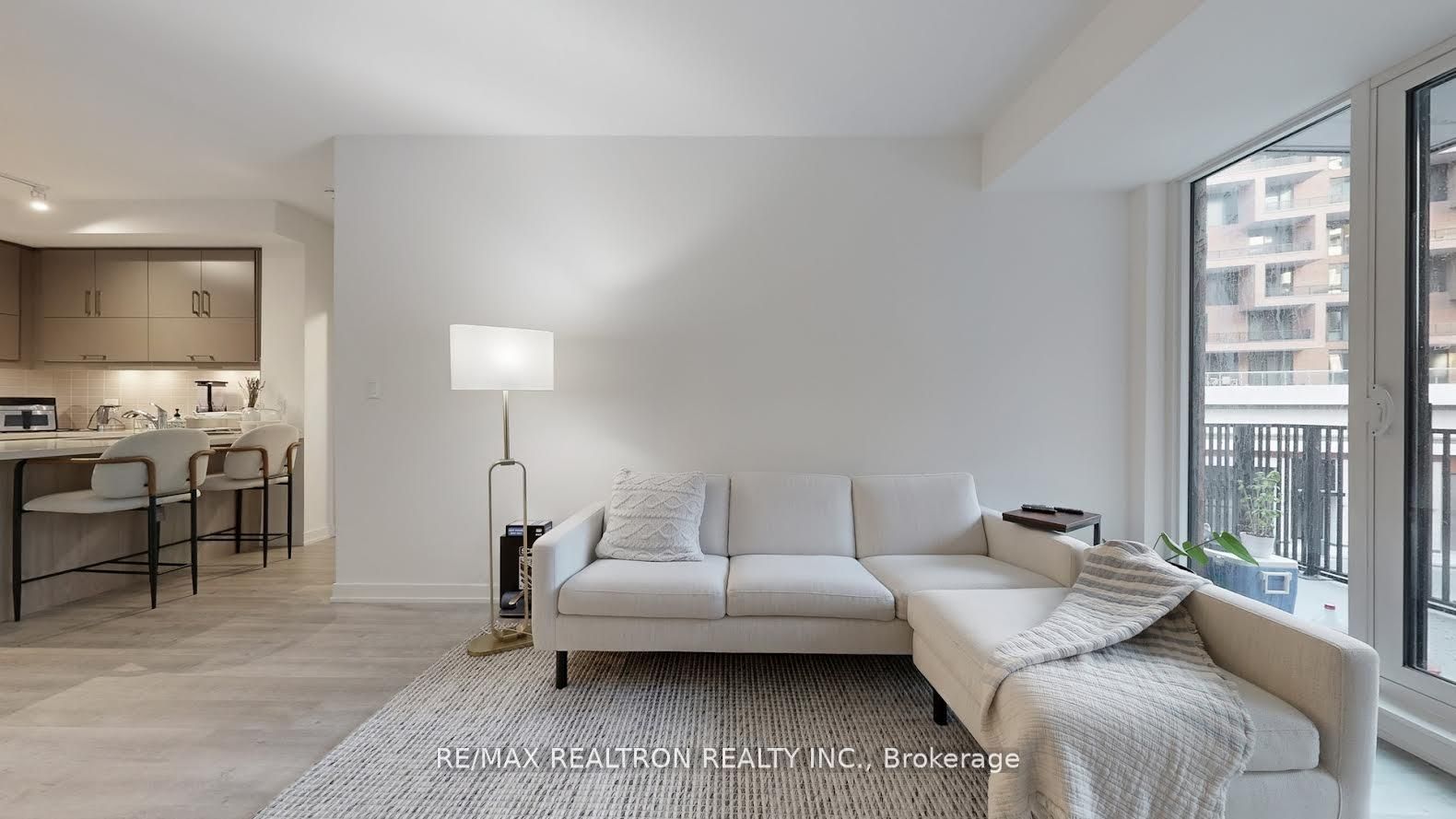 38 Simcoe Promenade Circle 319C