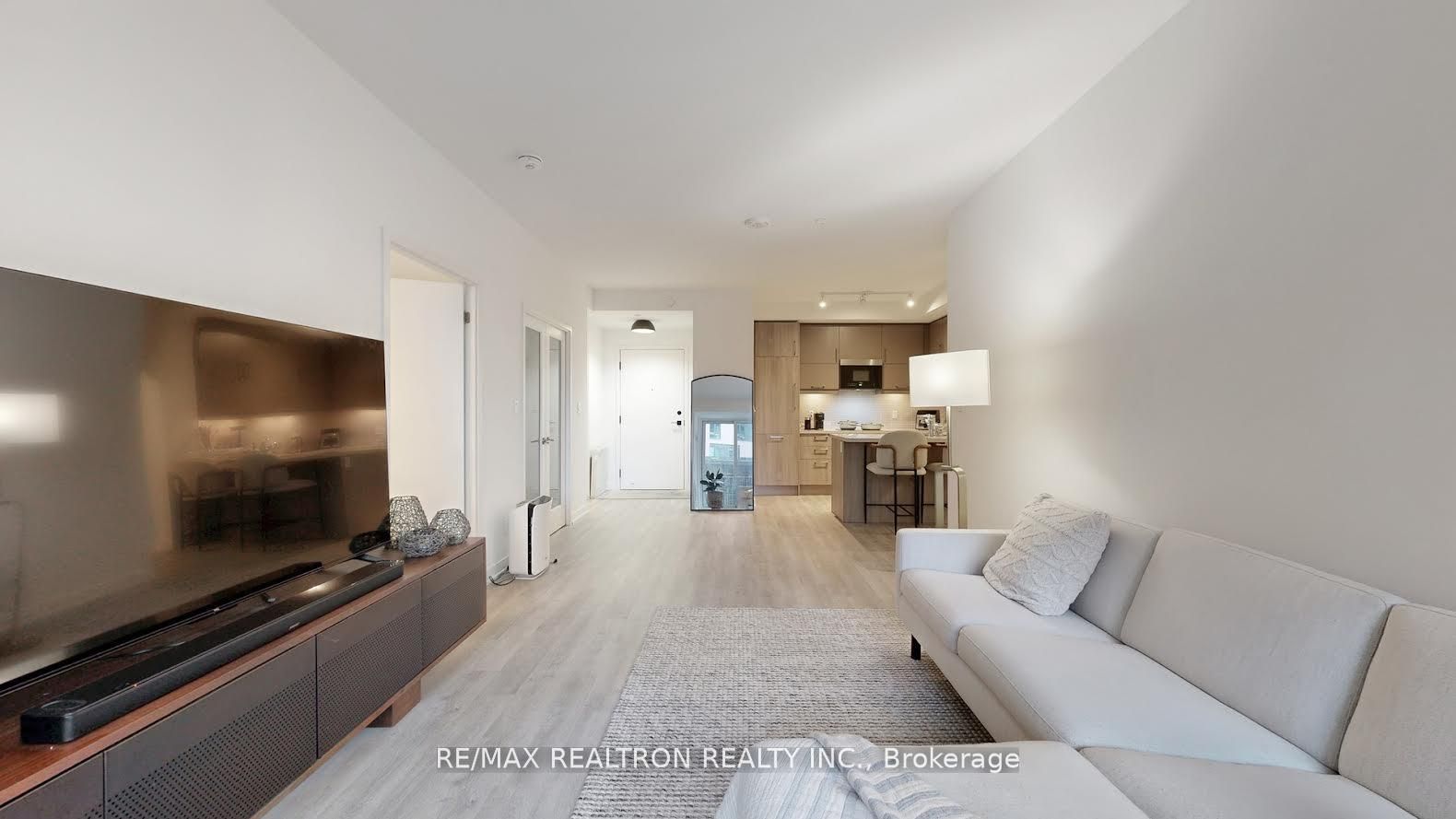 38 Simcoe Promenade Circle 319C