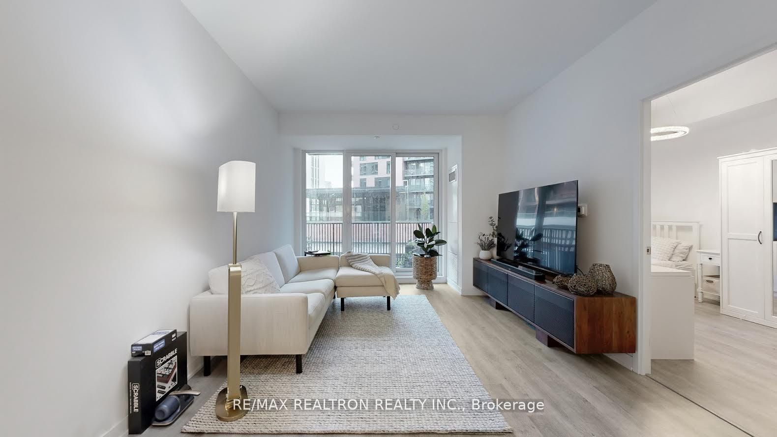 38 Simcoe Promenade Circle 319C