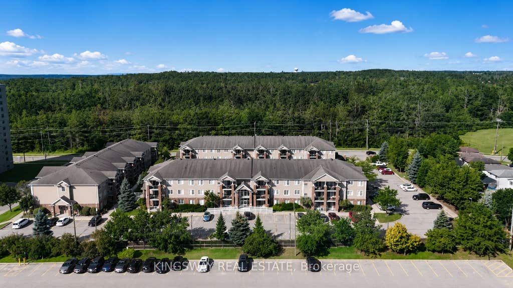 Photo of 41 Coulter Street #19, Barrie, ON L4N 6L9 (MLS # S13627922)