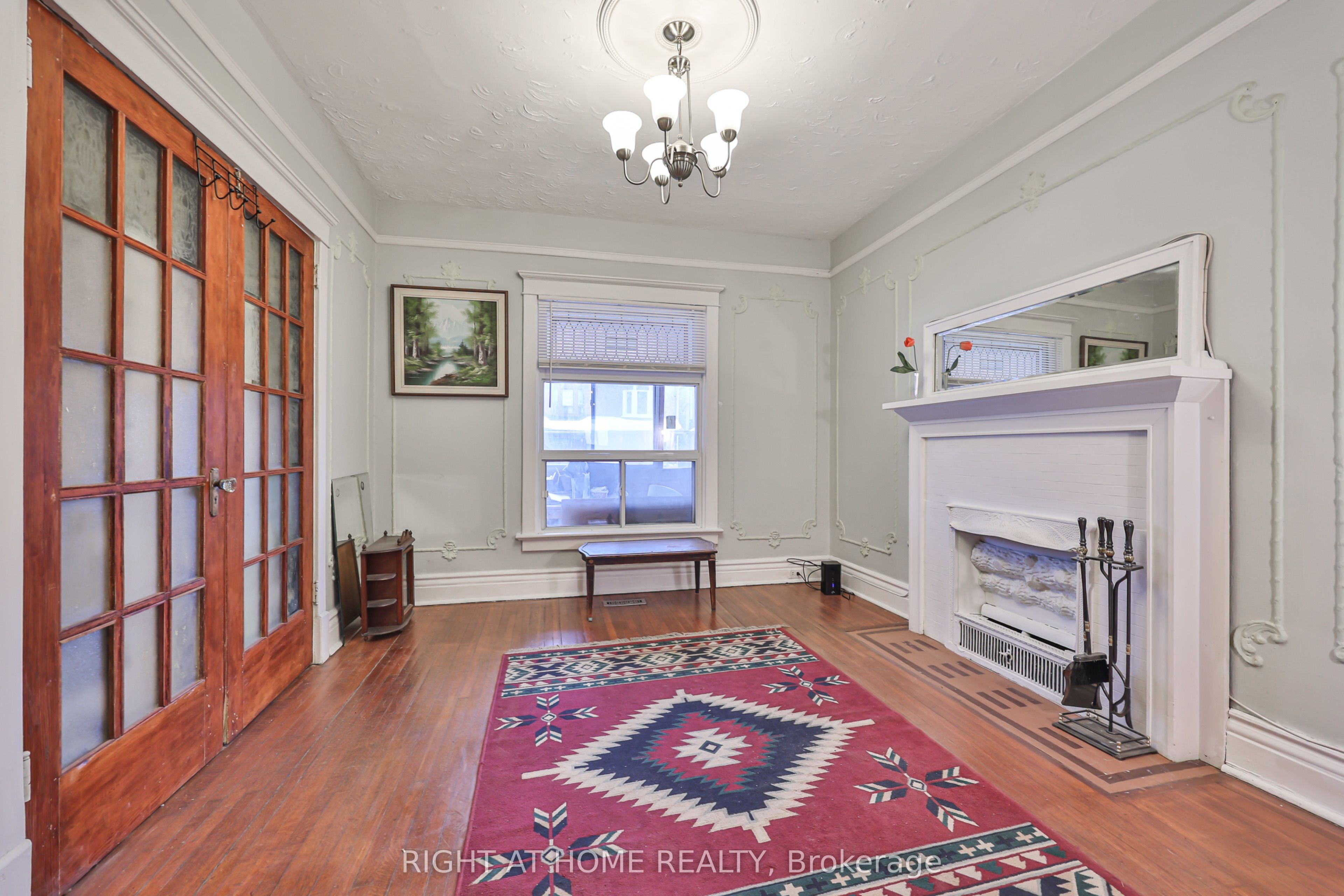 1448 Dundas Street E