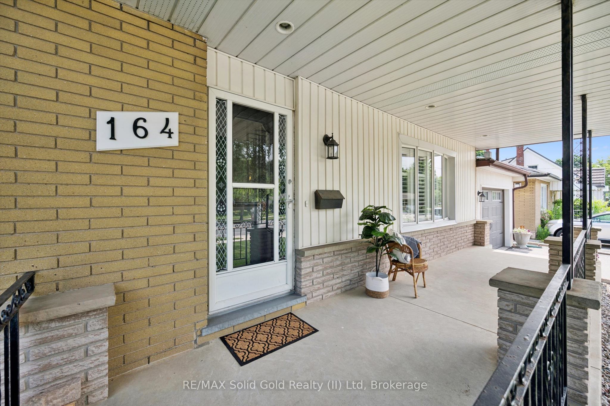 164 Bridge Street W