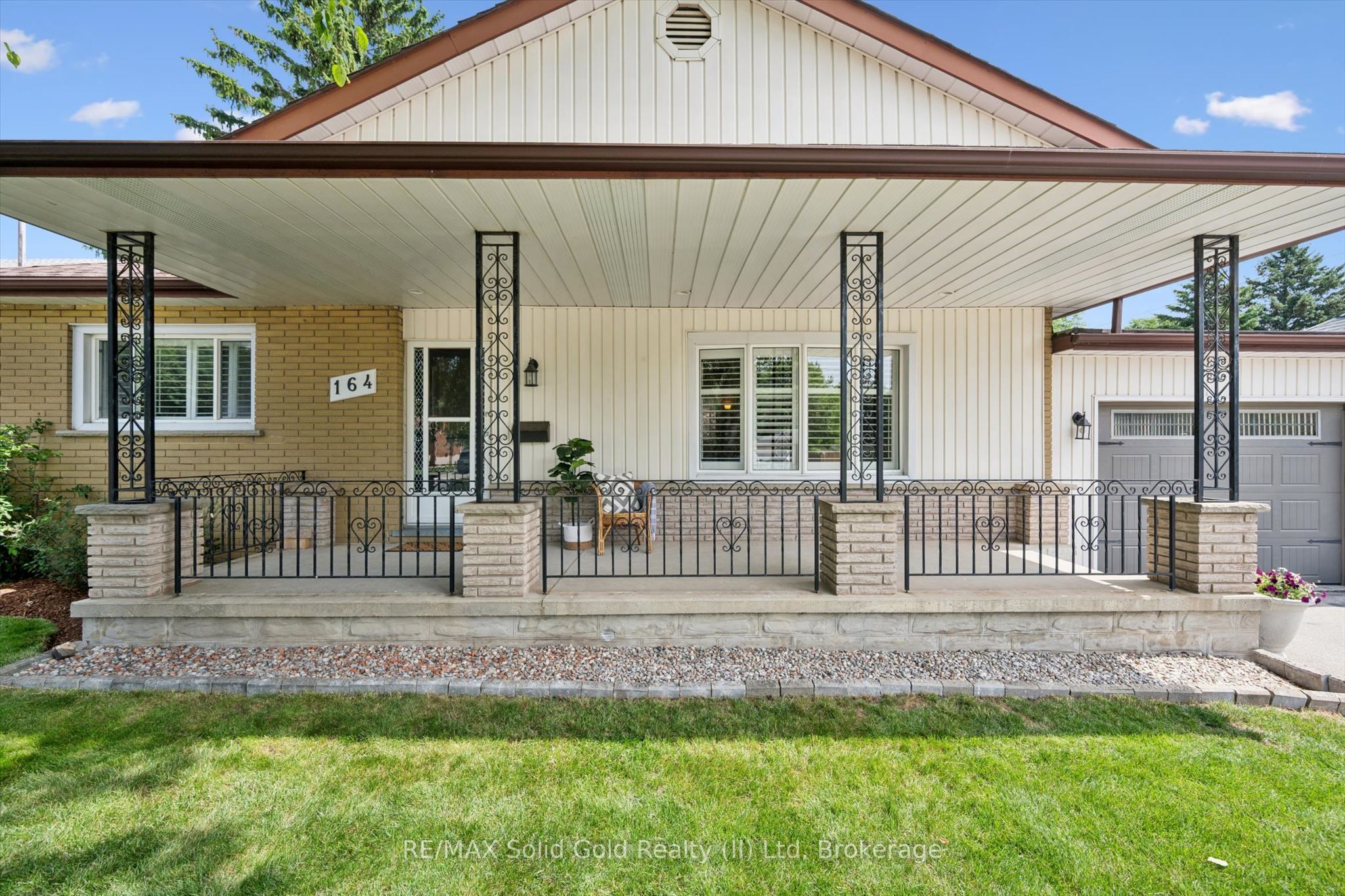 164 Bridge Street W